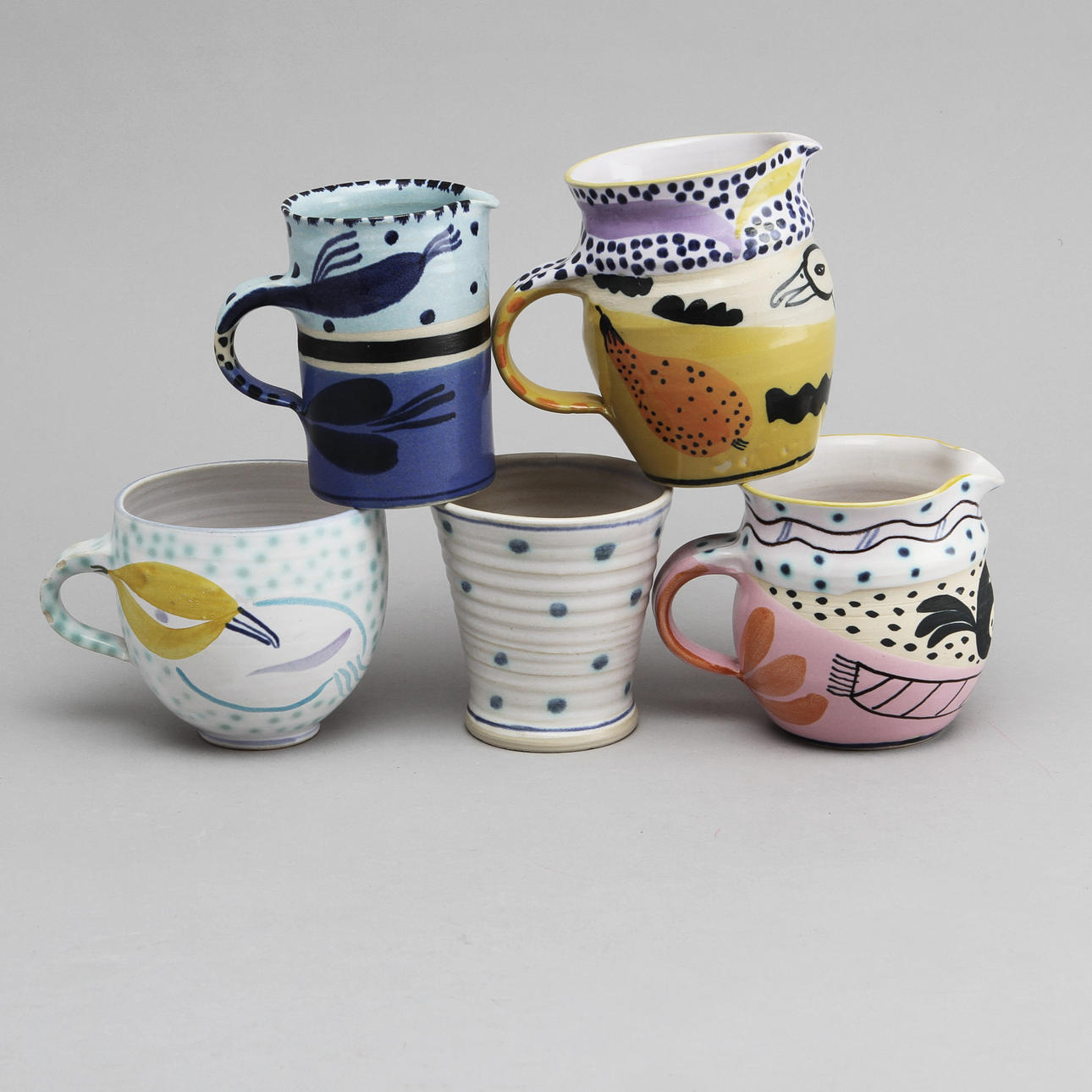 HERMAN FOGELIN. Kannor och muggar, 5 delar, keramik, signerade Fogelin.