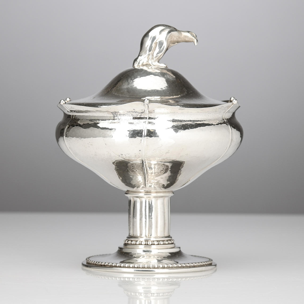 A silver bonbonjär, Sandbergs Eftr G C Gustafsson C A, Helsingborg, 1919.