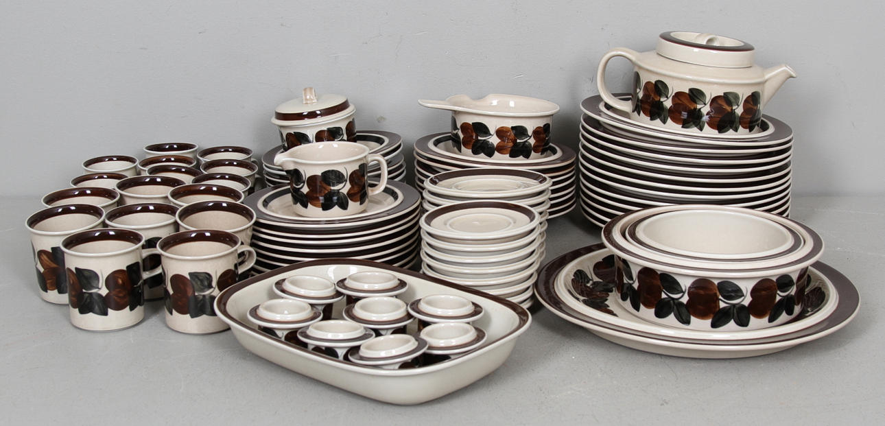 KAFFE, TE och MATSERVIS, 84 delar, porslin, "Ruija", Ulla Procopé, Arabia.