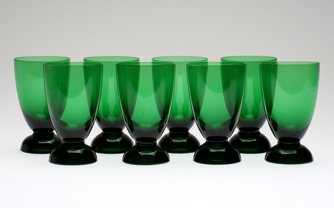 VINGLAS, 8 st, gröntonat glas, Sverige, 1900-talets mitt.