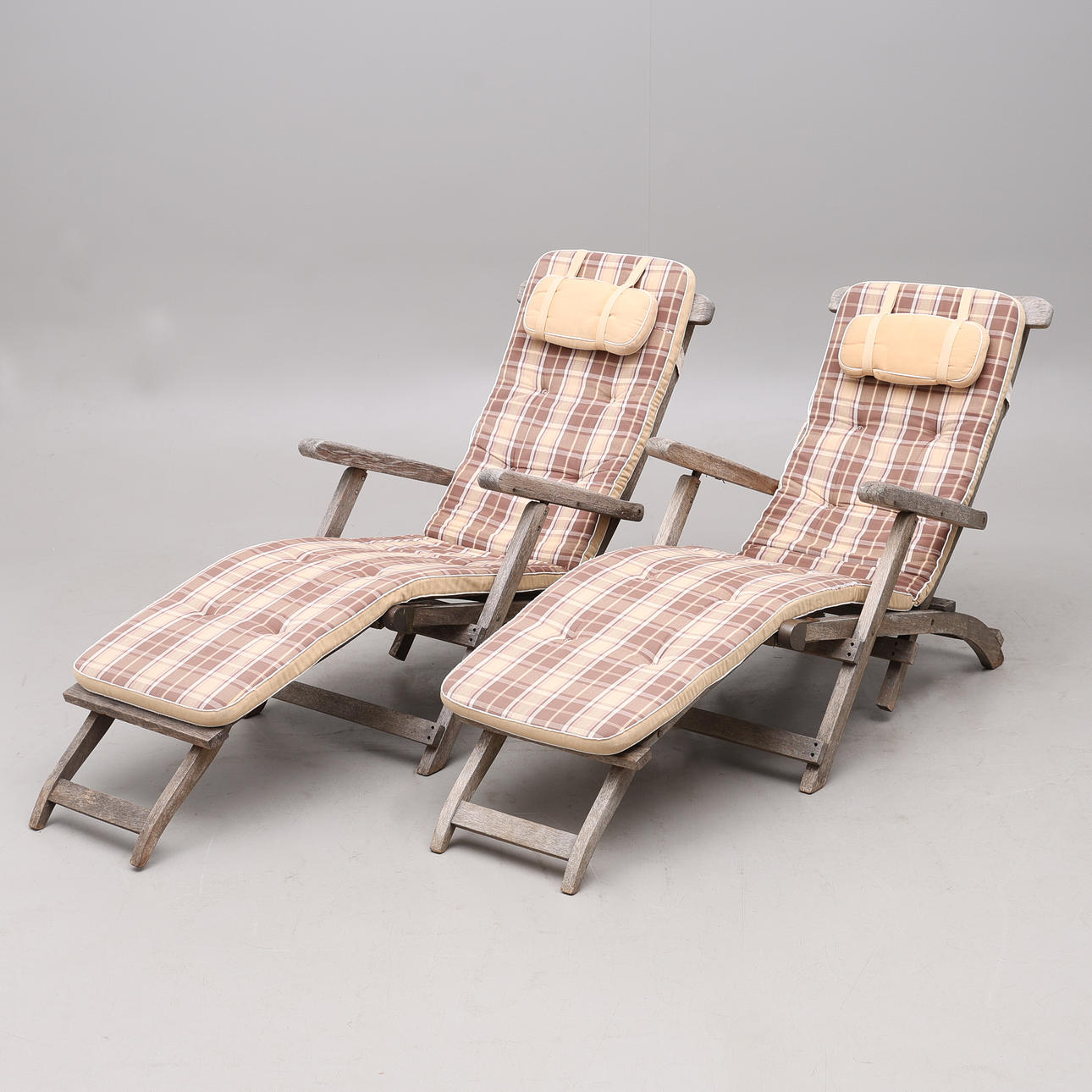 TUMBONAS, UN PAR, TECA.