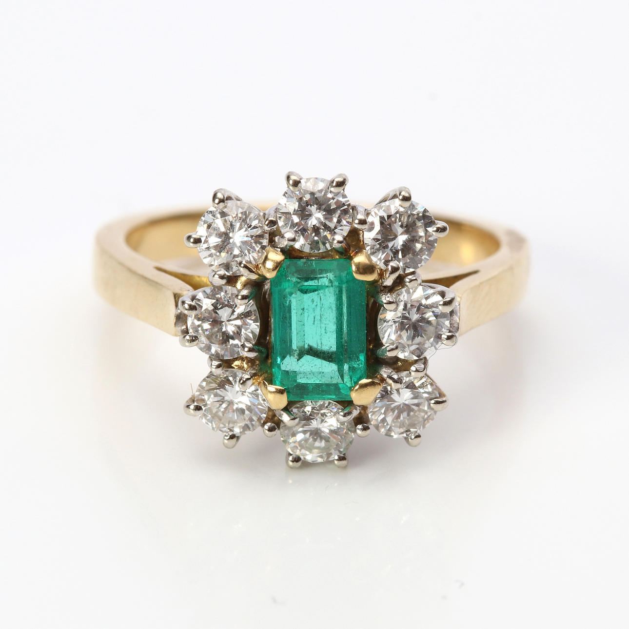EMERALD & DIAMOND RING 18K, diamonds approx 1,20 ct.
