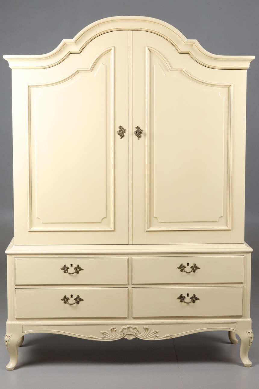 A rococo style dining cabinet, 20th century.