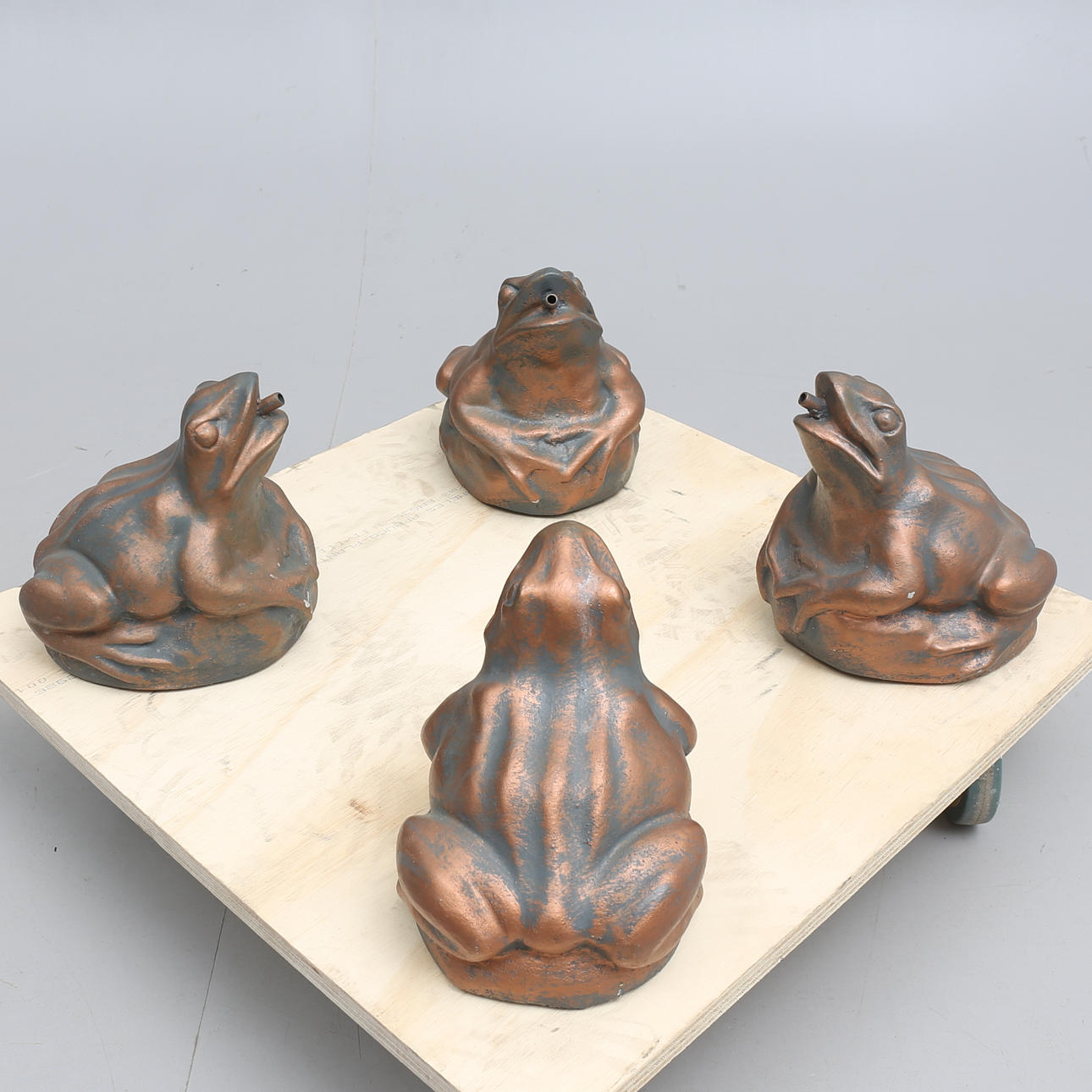 TRÄDGÅRDSFONTÄNER, 4 delar, konstmassa.