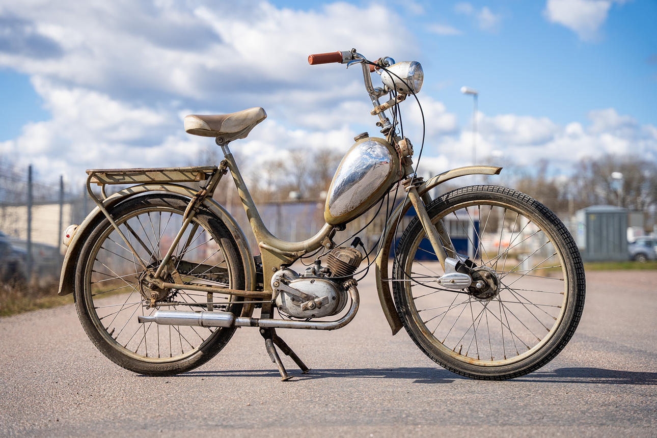 CRESCENT/NV, model Saxoped, ca 1956, Sverige.