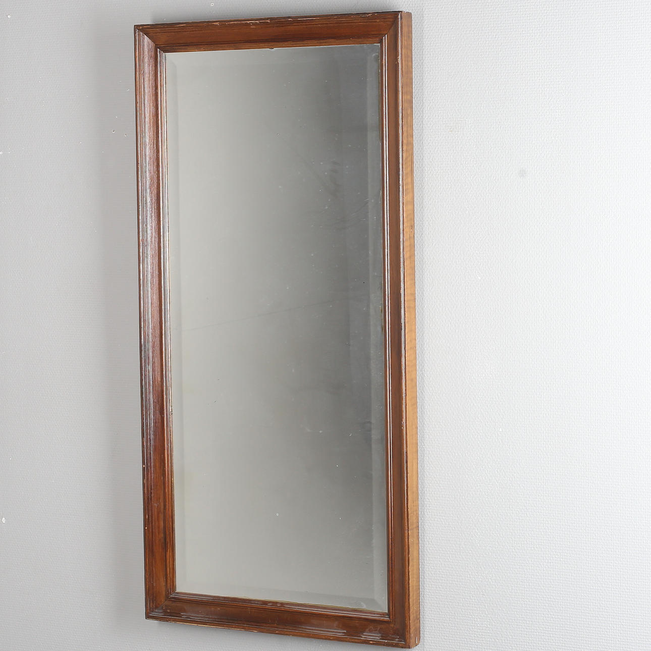 SPEGEL, med träram, 1900-tal.