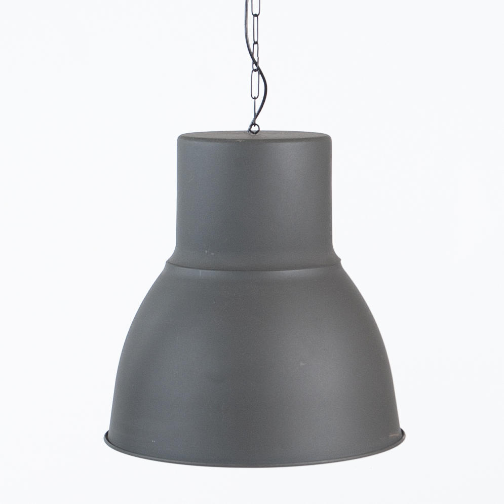 TAKLAMPA. Hektar, mörkgrå plåt.