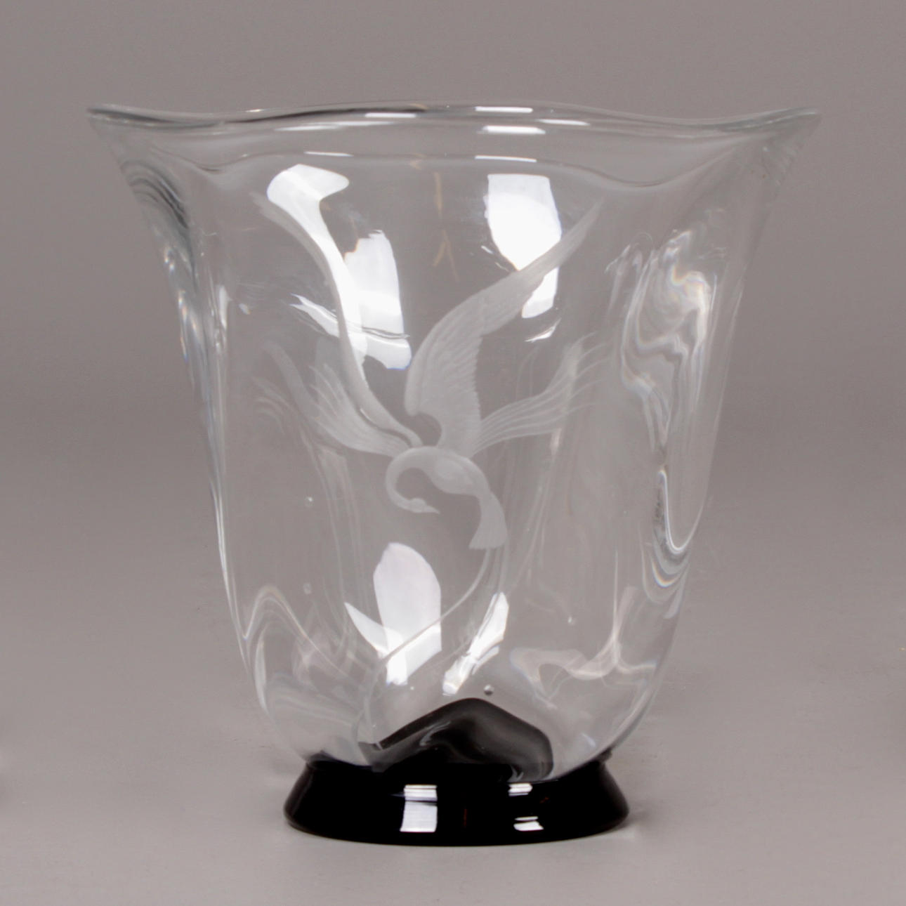 VAS, glas, Vicke Lindstrand, Orrefors, signerad, 1930-tal.