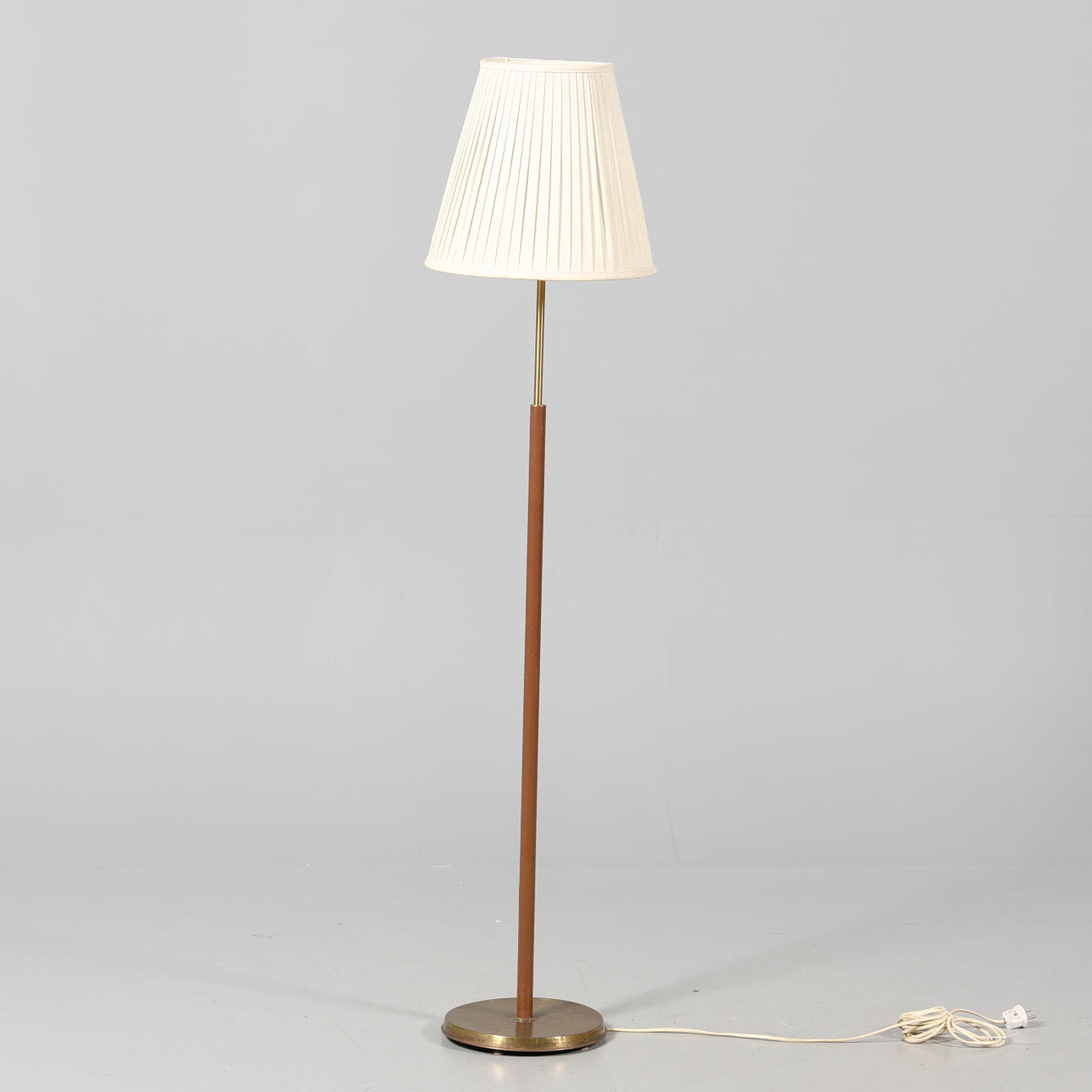 GOLVLAMPA, 1900-tal.