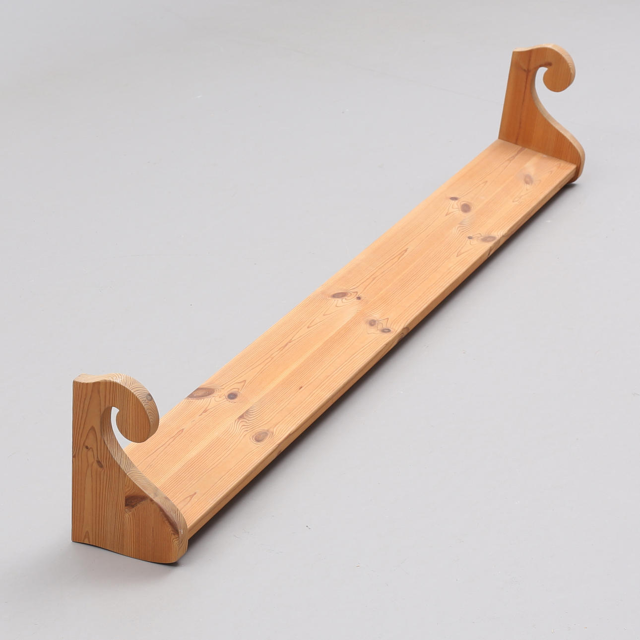 Væghylde, fyrreol, 1970'erne.