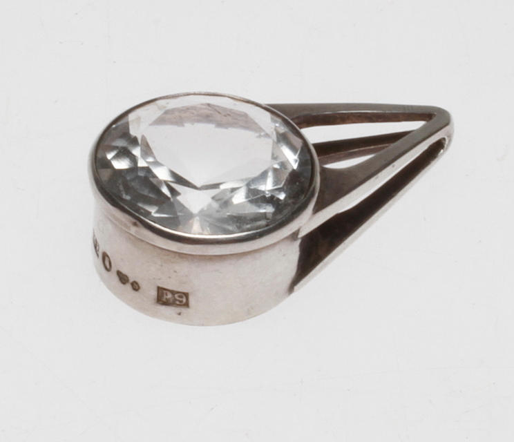 HÄNGE, silver med bergskristall, Heribert Engelbert, Stockholm, 1965.
