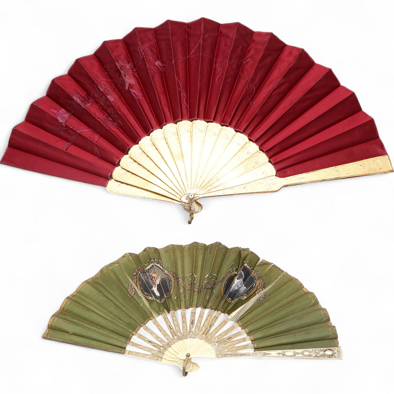 Art Nouveau fan with country in hand-painted organdy, from the beginning of the 20th century.