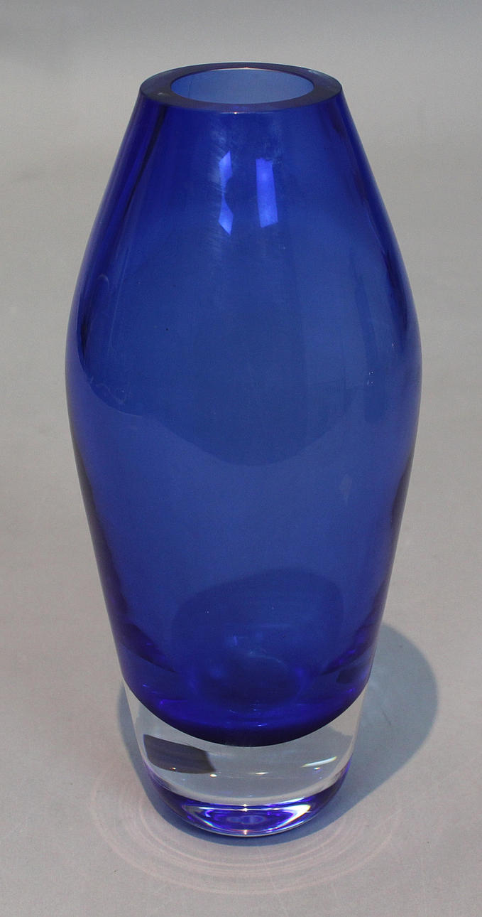 SIGVARD BERNADOTTE. Vas. Glas. Lindshammar. Signerad och daterad -92. 33.