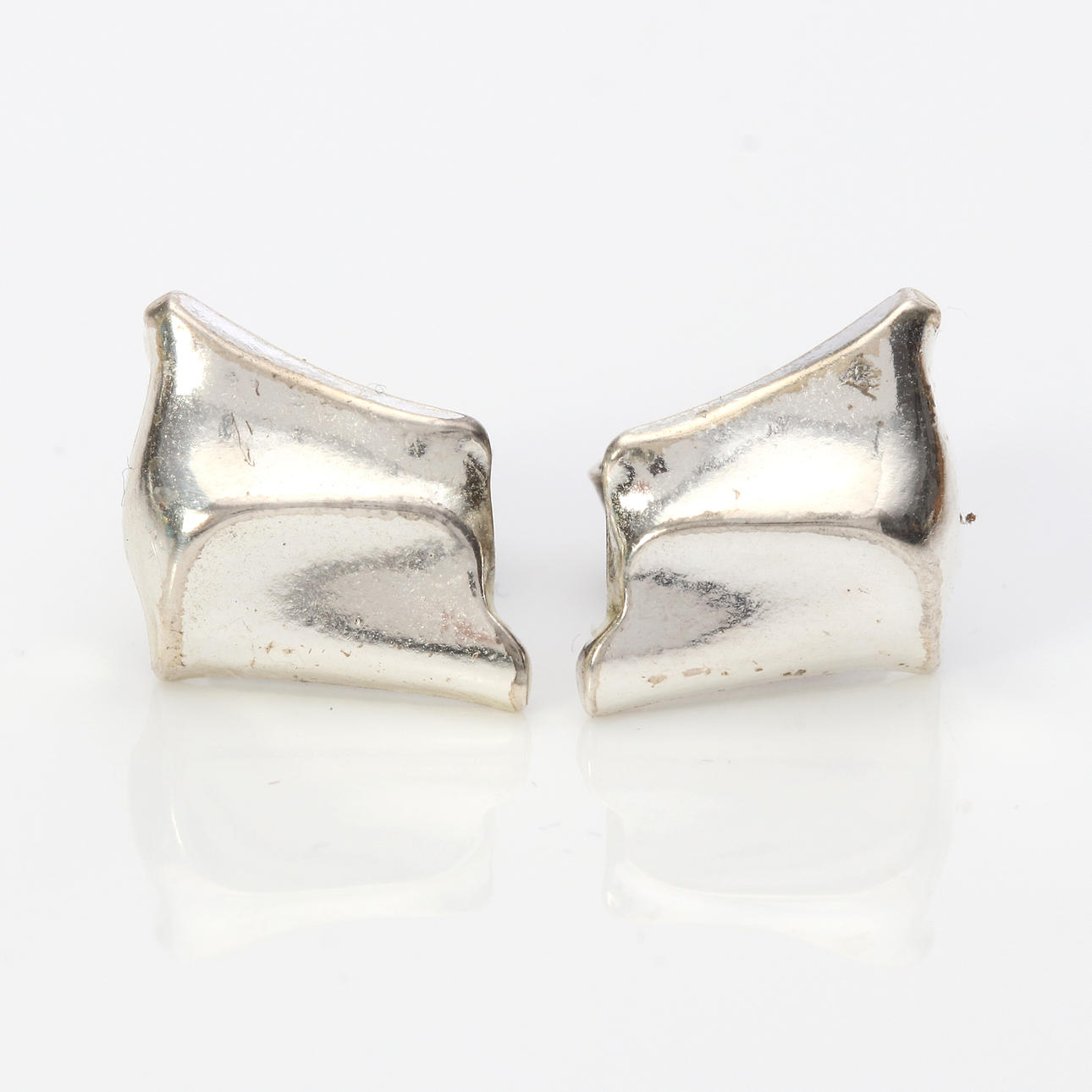 LAPPONIA, ØRERINGE „VOLANS“, ET PAR. Sterling sølv.