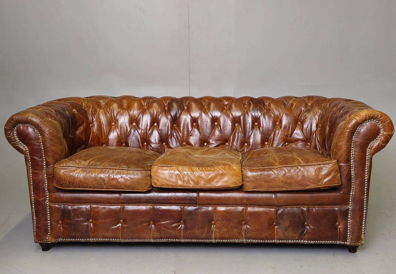 CHESTER BRUN SKINNSOFFA, 1900-TAL.