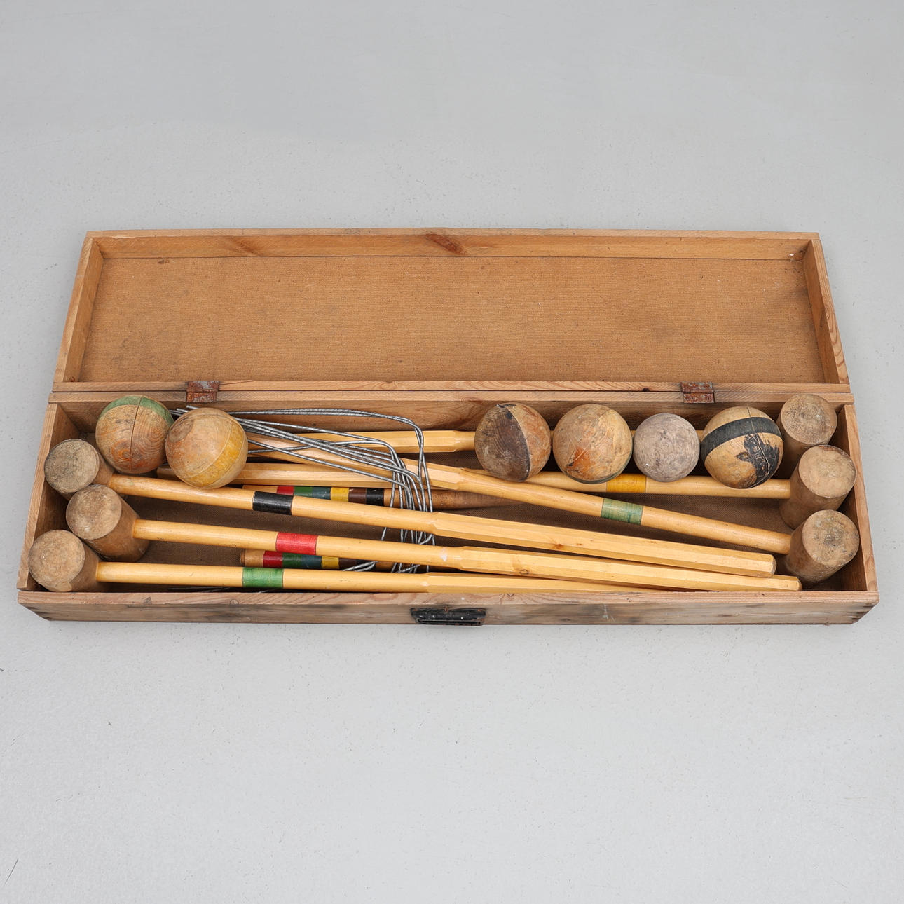 KROKETTIPELIT. 1900-luvun alkupuoli, puulaatikko.