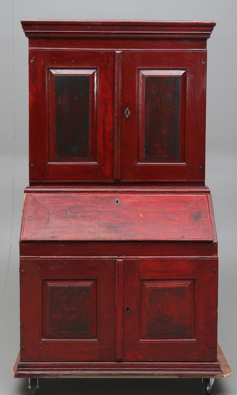 SKÅP, sk skrivskåp, sengustavianskt, 1800-talets början.