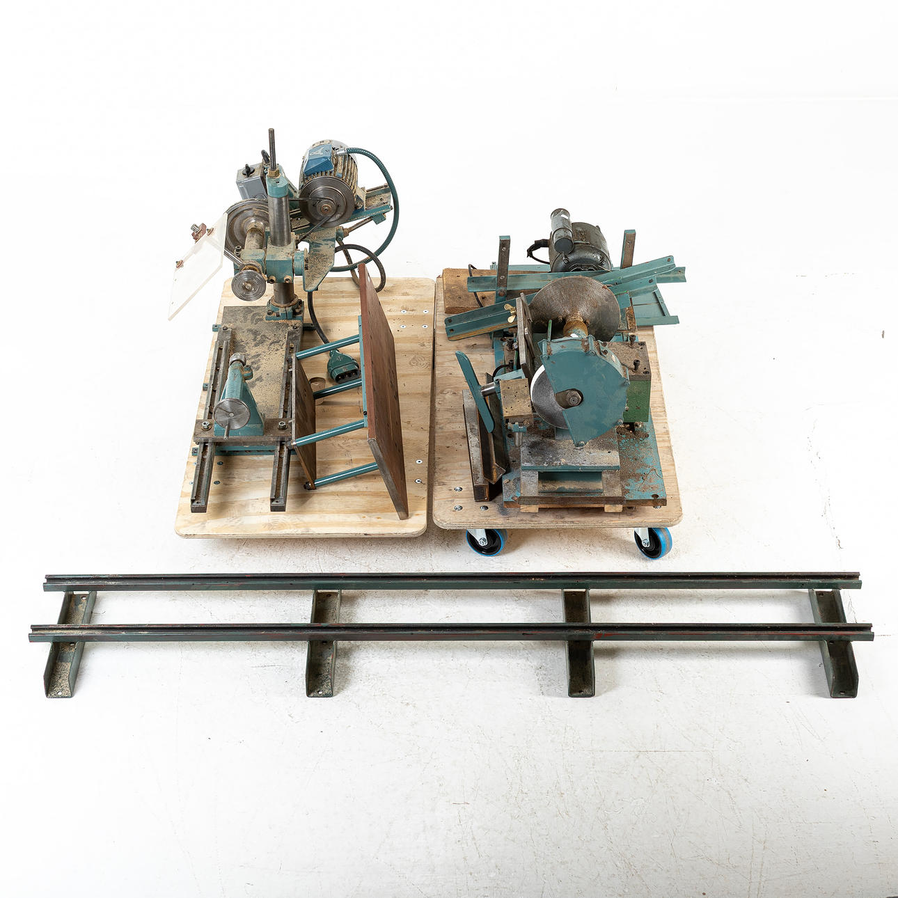 KONEET, paljon sorvia.