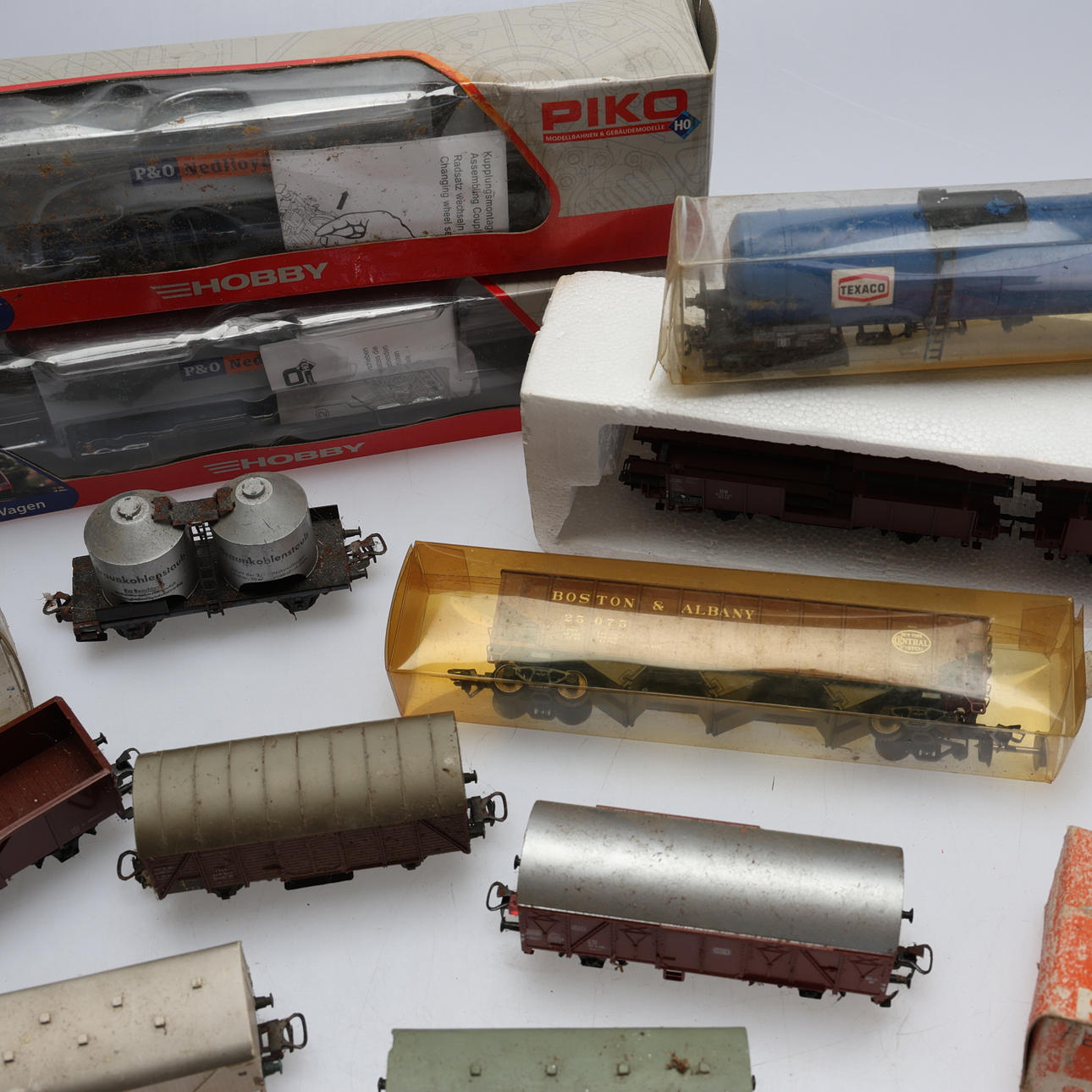 MODELTOG. 23 vogne hovedsagelig i Märklin.