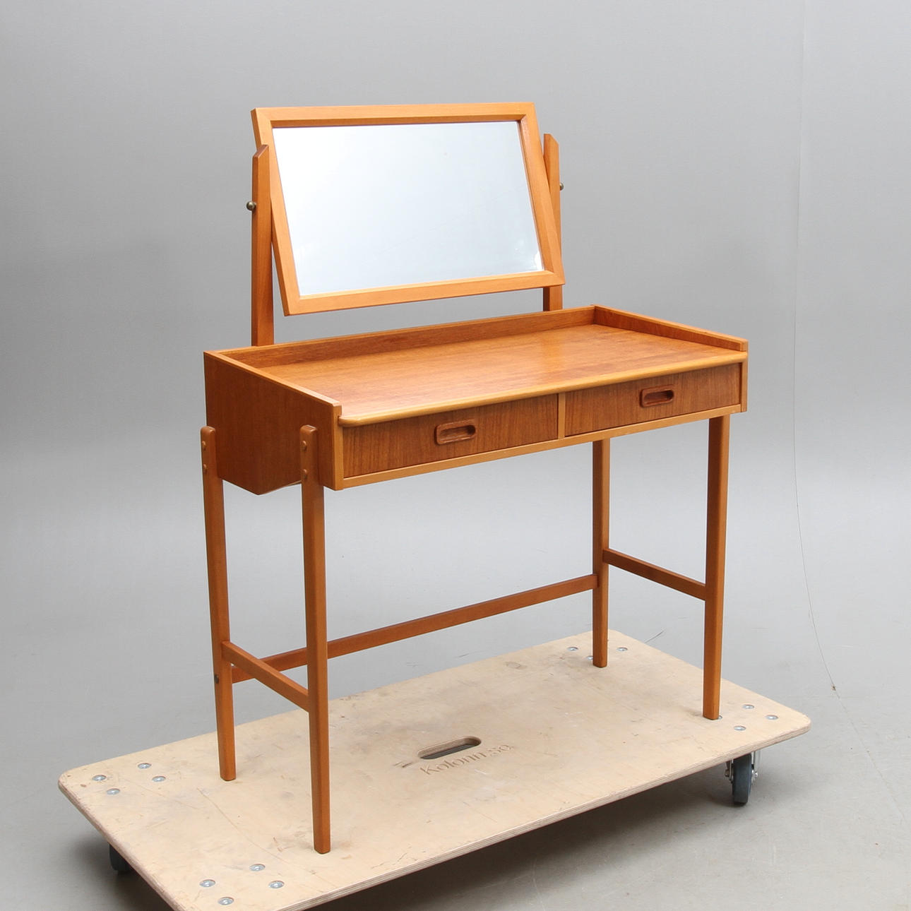 SMINKBORD, teakfanér, 1950/60-tal.