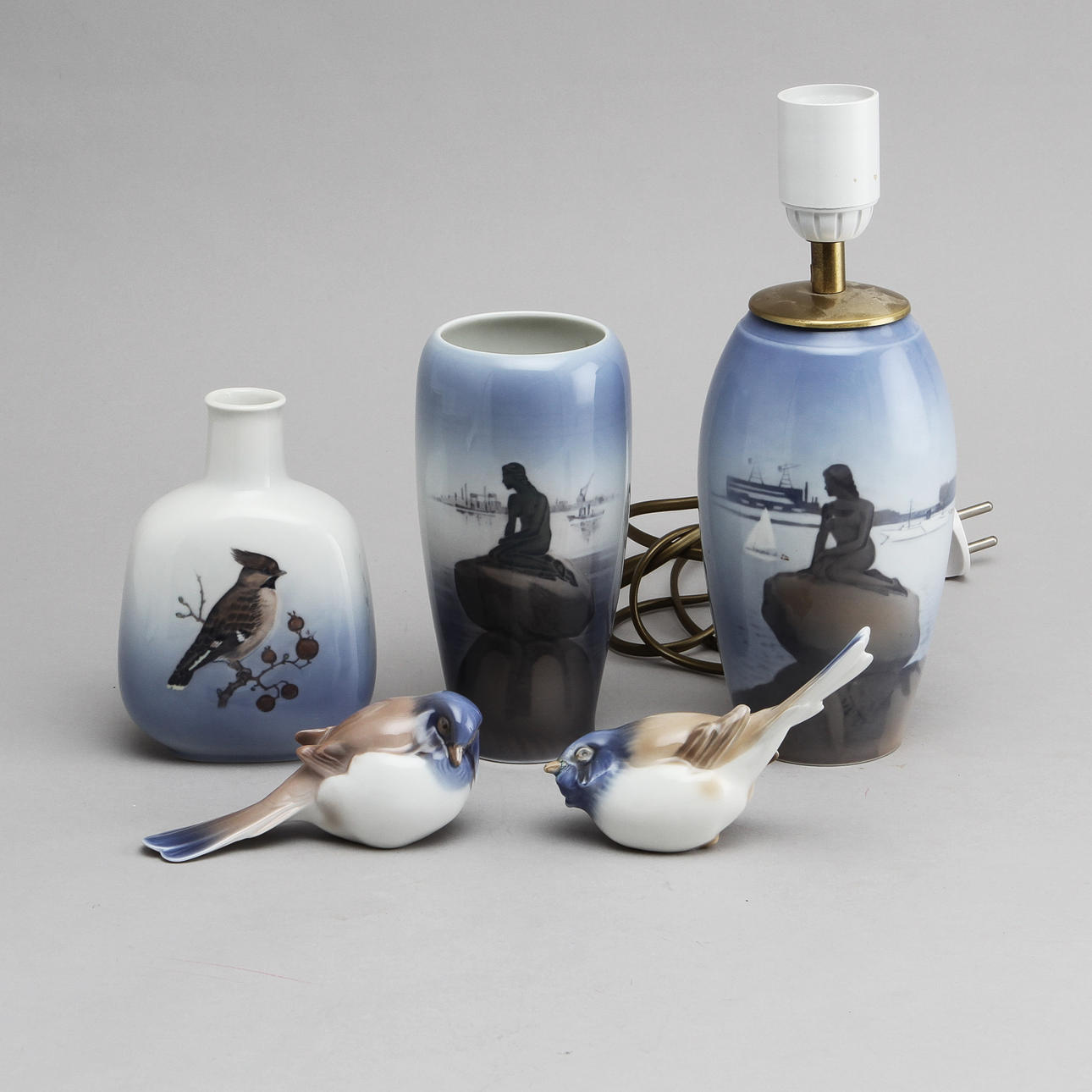 LAMPFOT, VASER, 2 st, samt FIGURINER, 2 st, porslin, Bing & Gröndahl samt Royal Copenhagen.