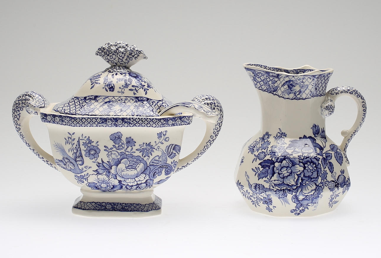 KANNA samt SKÅL med lock och sked, porslin, "Stratford", Mason's, England.