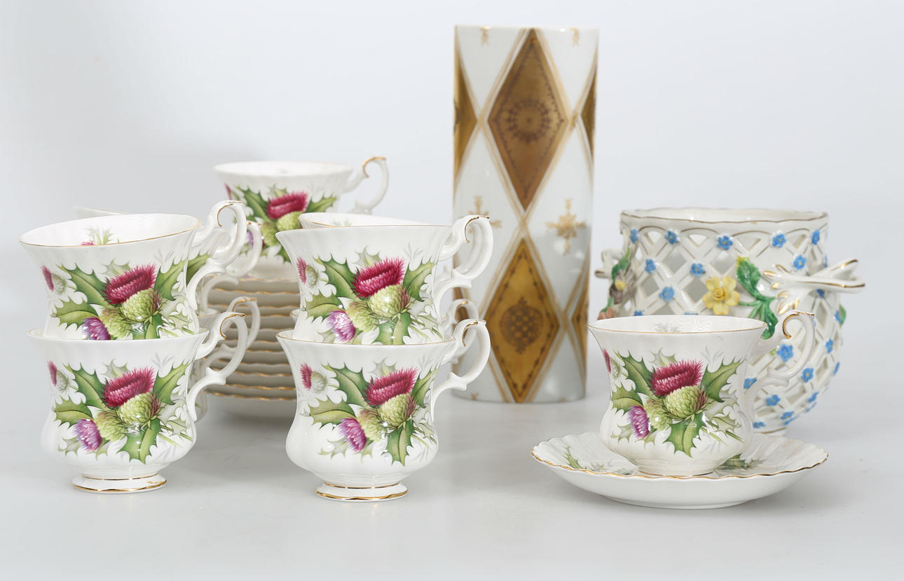 KAFFESERVIS, SKÅL OCH VAS, porslin, 24 delar, bland annat Rosenthal.