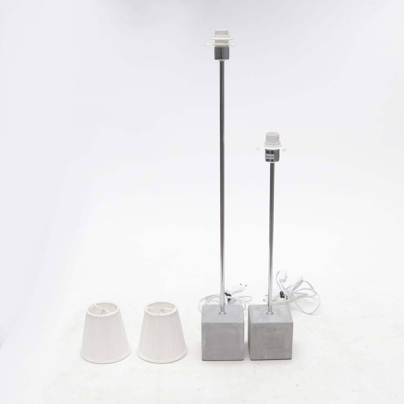 Ein Satz von 2 Tischlampen, Northlight.