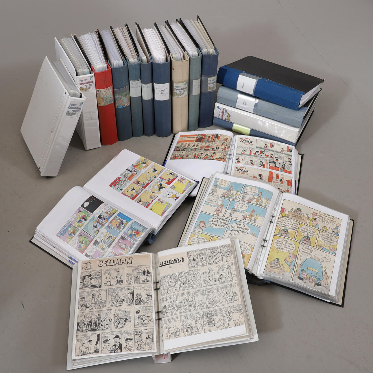 A set of 18 binders with serial stripes, 20th century.