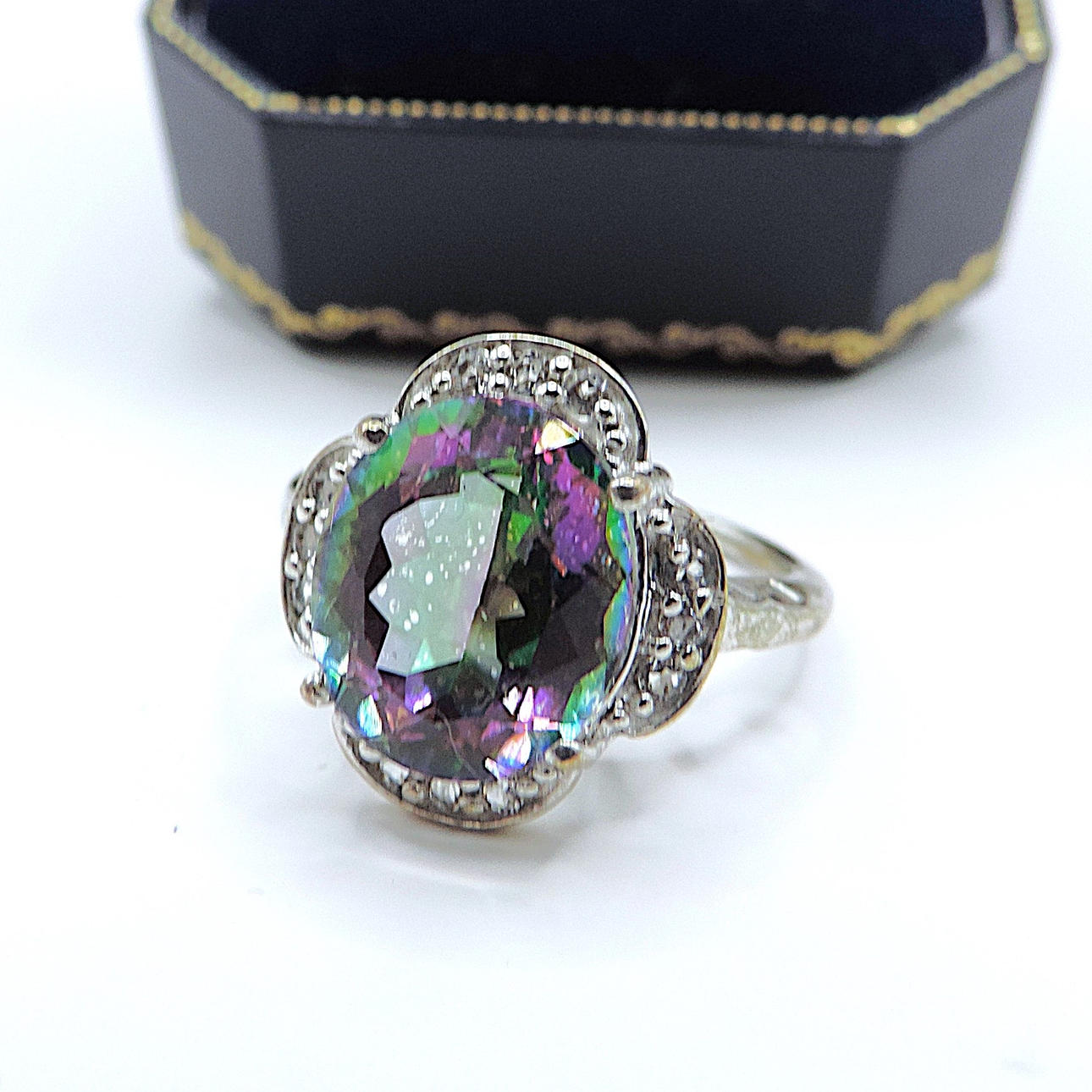 STERLINGSØLV 4,5 KARAT MYSTISK TOPAS RING.