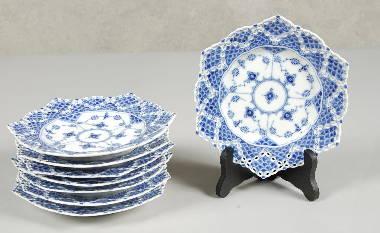 ASSIETTER, 8 delar, Musselmalet, helblond, stämpel år 1894, 1922.