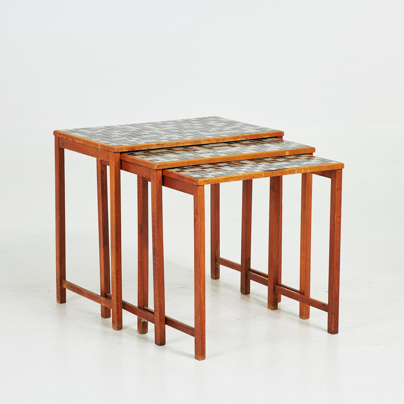 SET TABLE, 3 dlr., 1950/1960's, table top with mosaic tiles, frame in beech.
