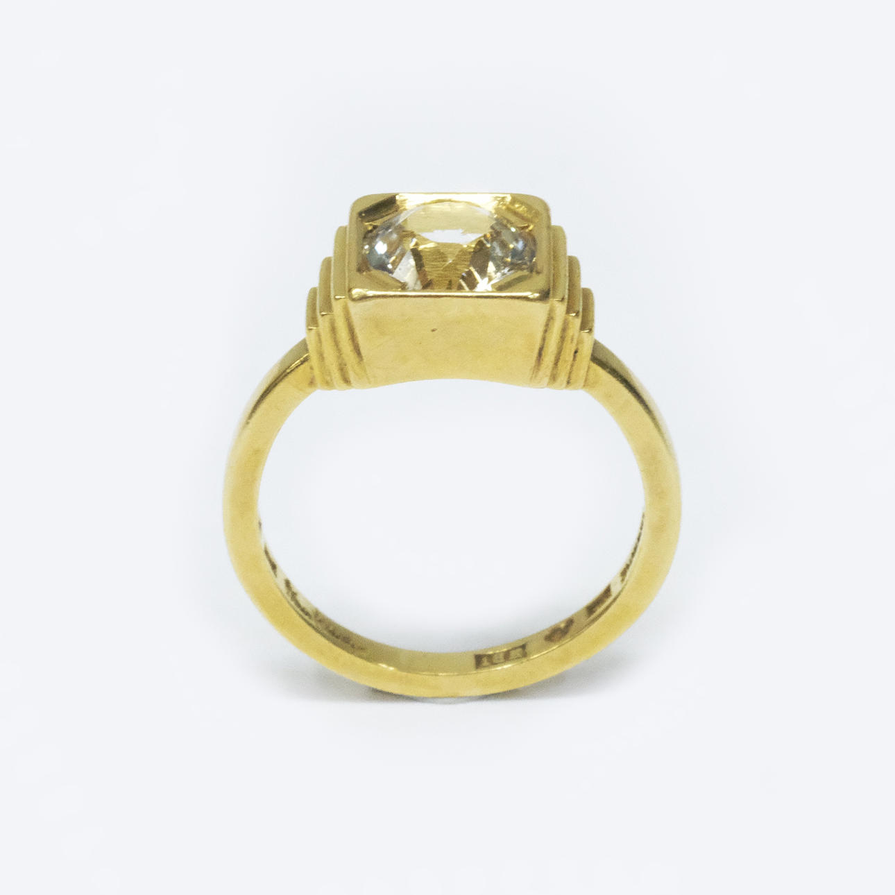 WIWEN NILSSON. RING MIT SPINELL, 18 KARAT GOLD.