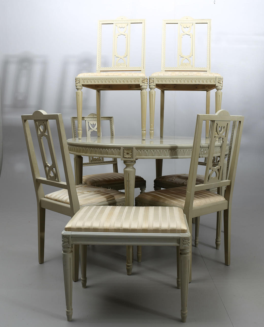 MATRUMSMÖBEL, antikvitt, 9 delar, gustaviansk stil, 1900-talets mitt.