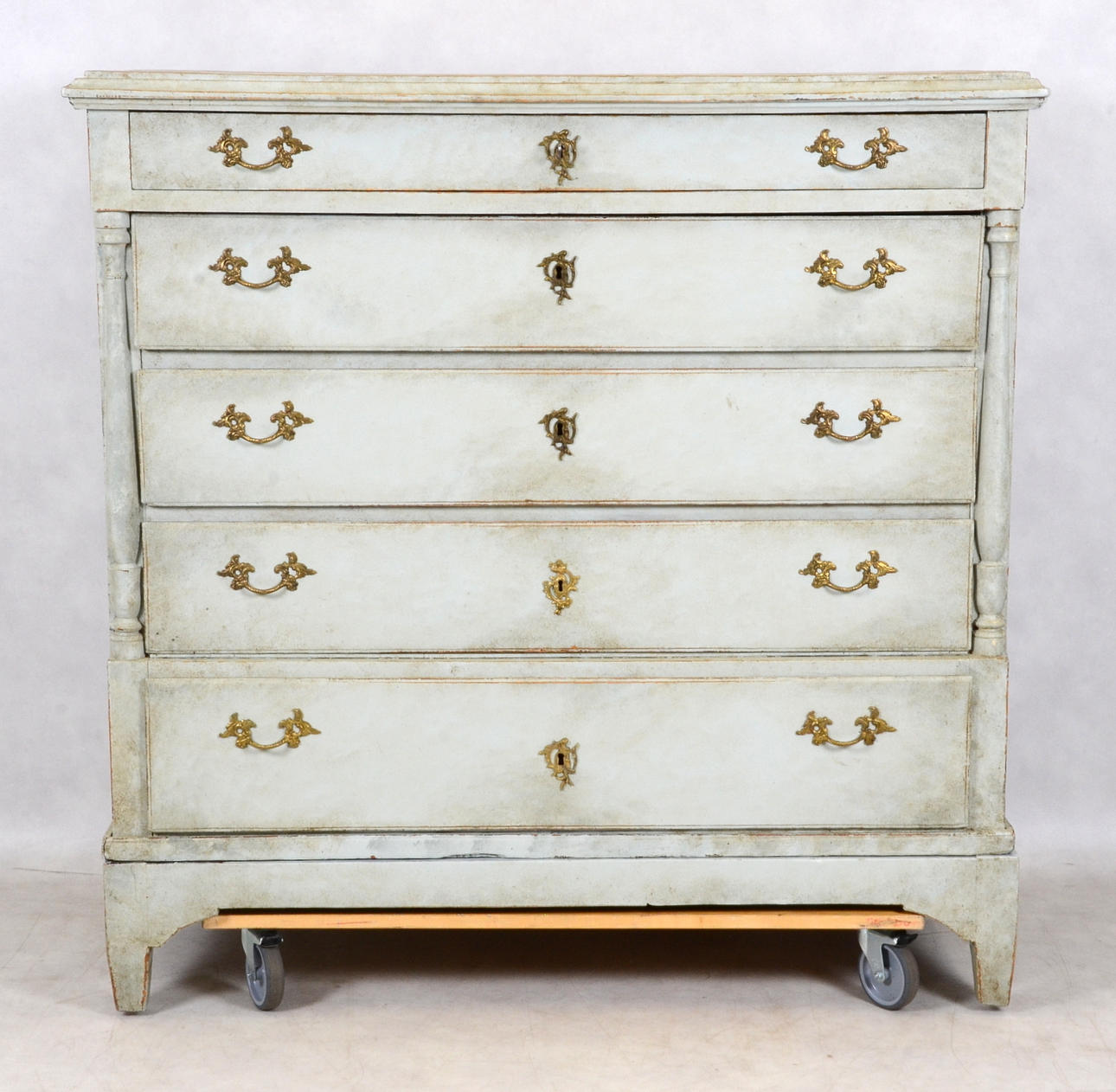 BYRÅ, 5-lådig, gustaviansk, 1800-talets början.