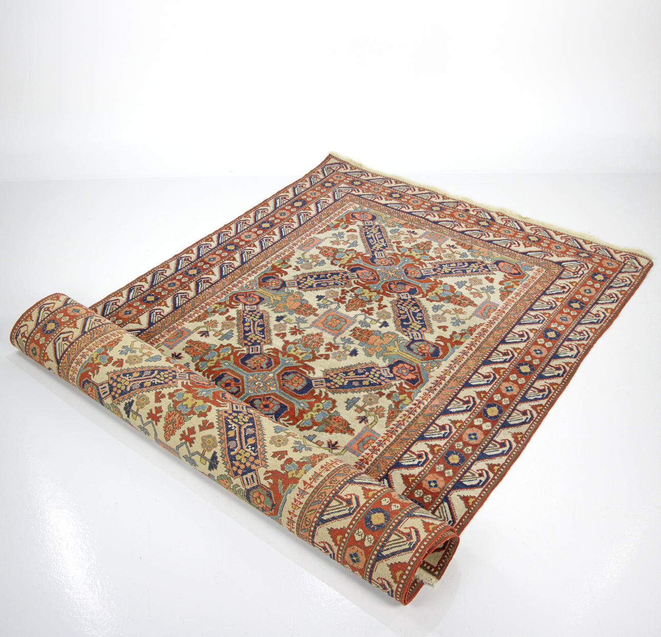 TÆPPE orientalsk, ca. 240 x 133 cm.