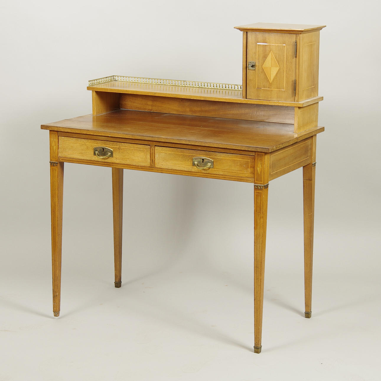 DAMSKRIVBORD, mahogny med instarsia och bronser, empirstil, tidigt 1900-tal.