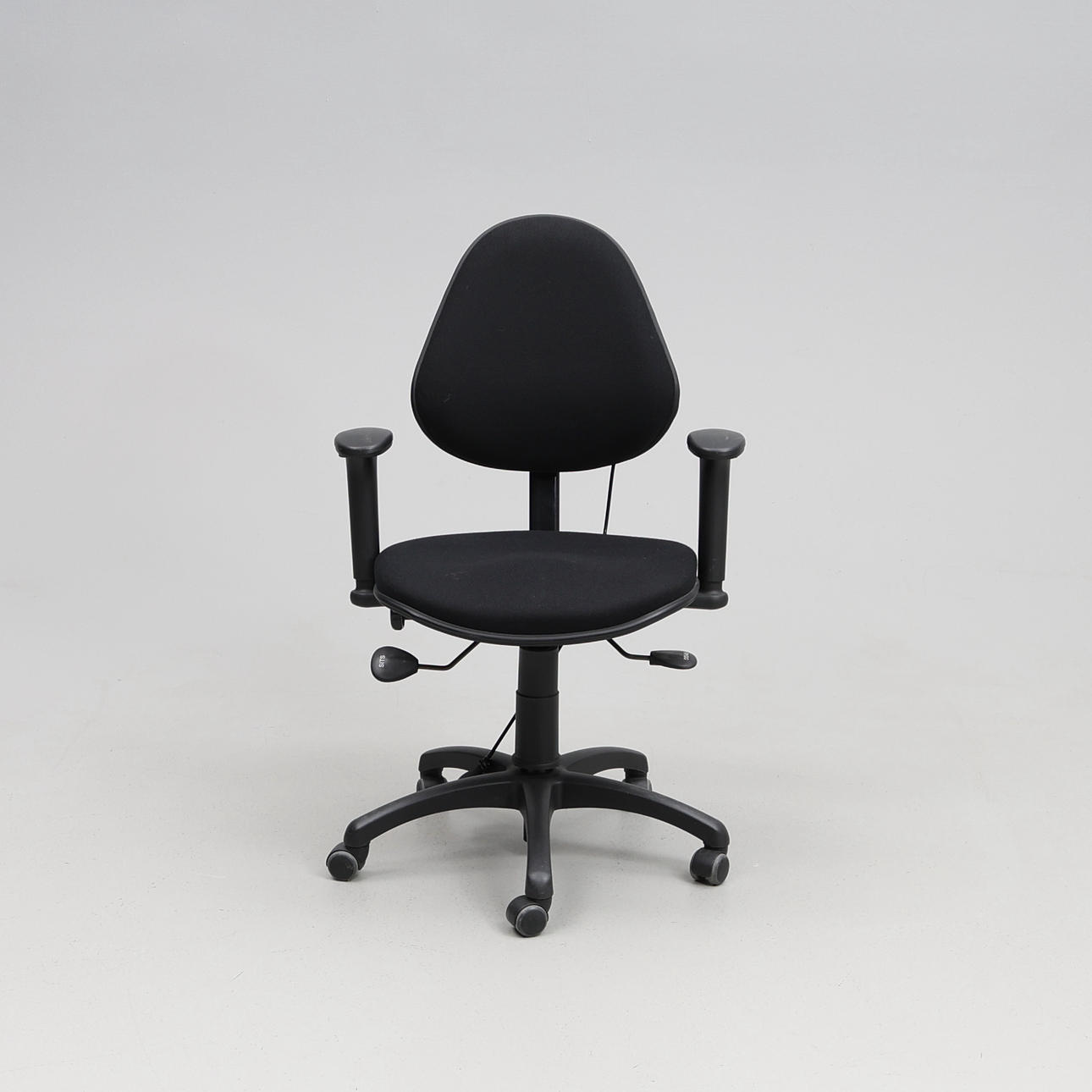 KONTORSSTOL. Frapett.