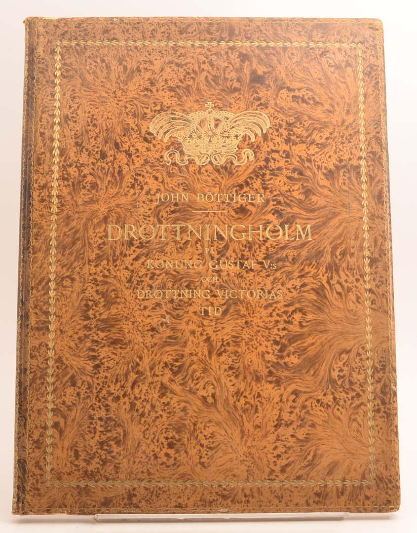 JOHN BÖTTIGER. Drottningholm under konung Gustaf V:s och drottning Victorias tid.