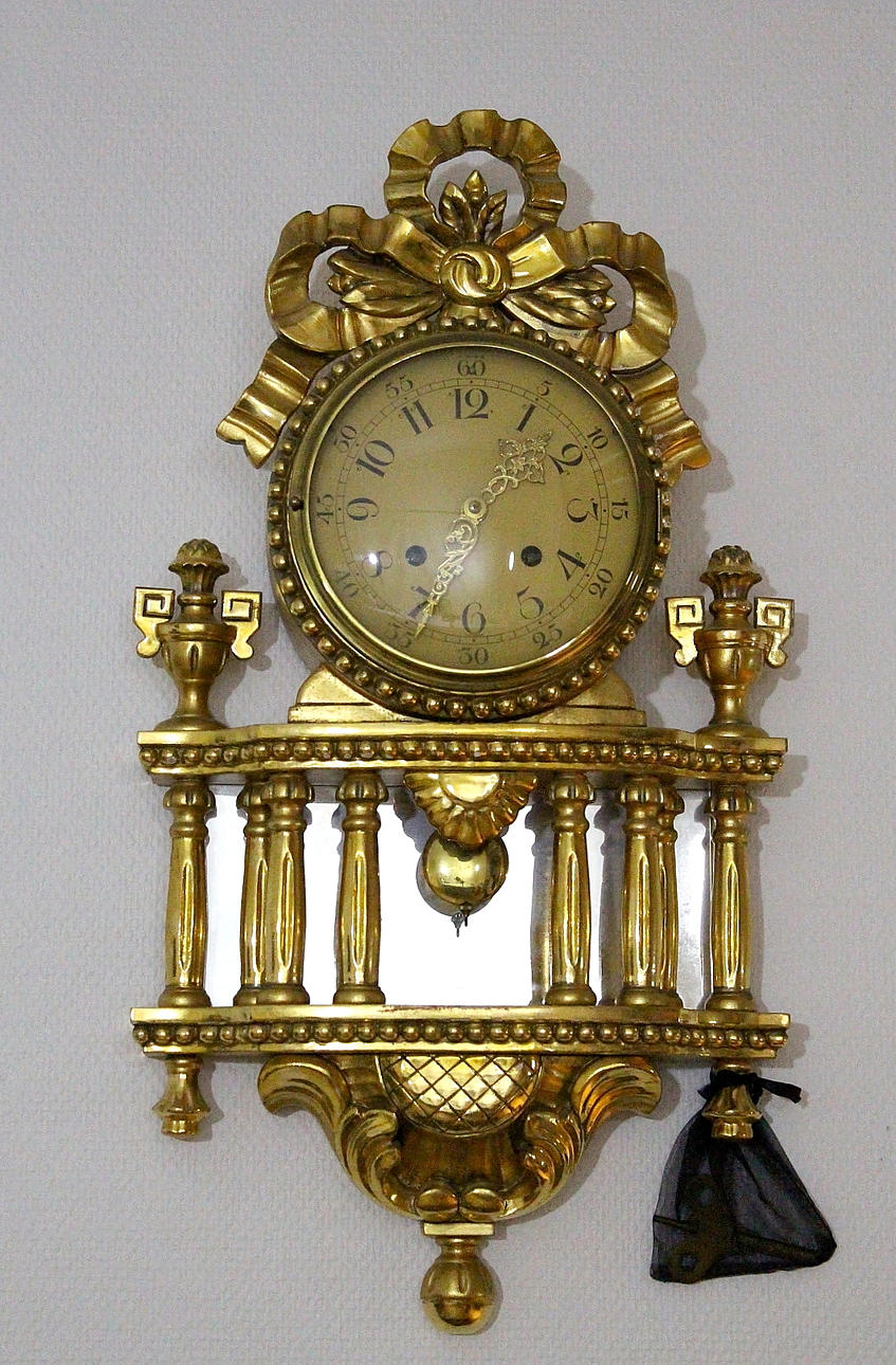 VÄGGPENDYL, gustaviansk stil, förgylld, 1900-tal.