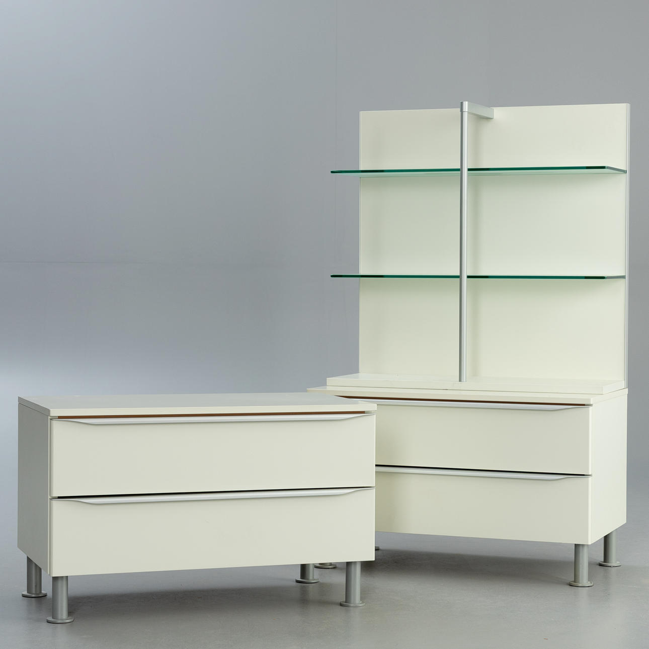 Huelsta. 2 “Metis” bedside tables + wall shelf (3).