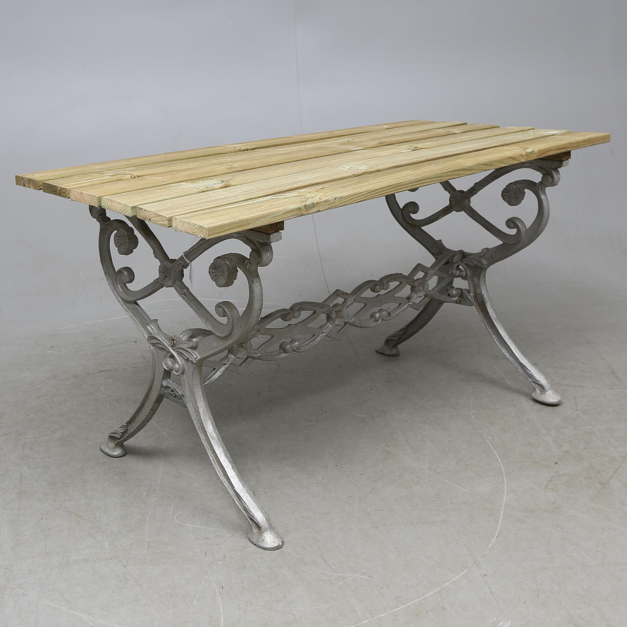 TRÄDGÅRDSBORD, 1900-tal.