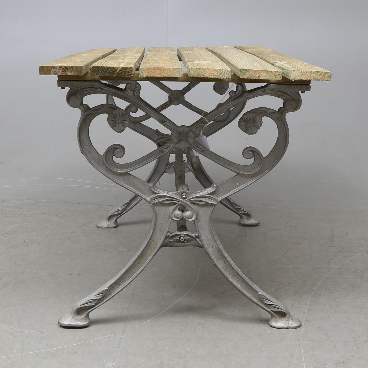 TRÄDGÅRDSBORD, 1900-tal.