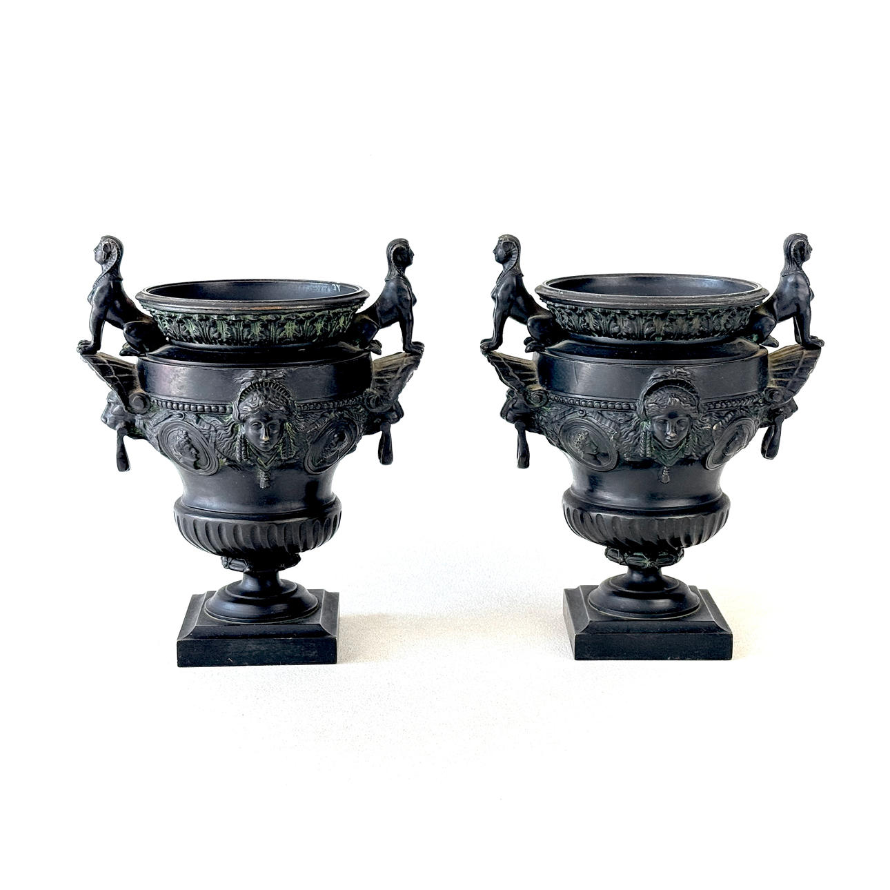 PARI VAIKUTTAVIA KLASSISIA PRONSSIUURNOJA.