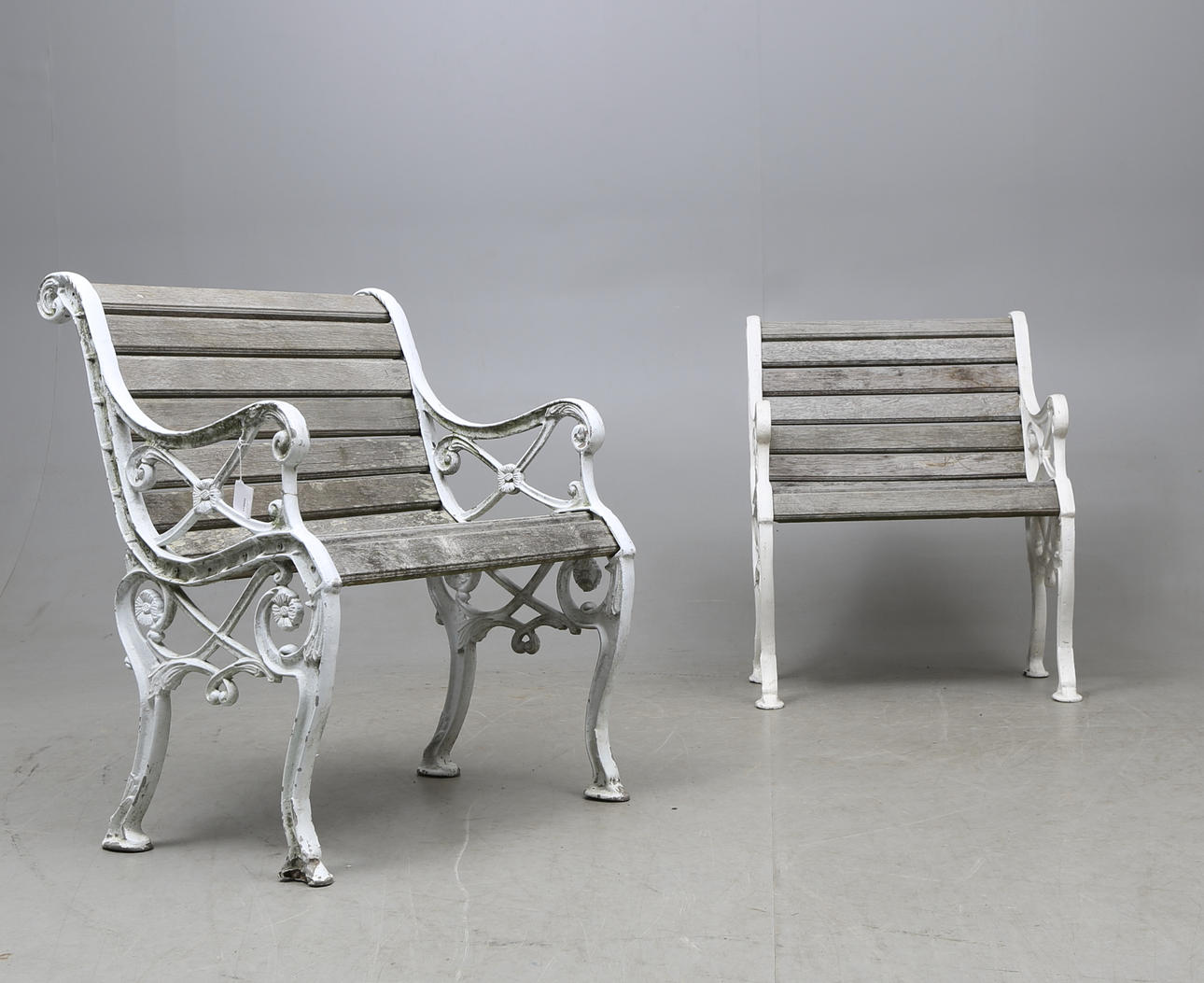 TRÄDGÅRDSSOFFOR, ett par, 1900-tal.