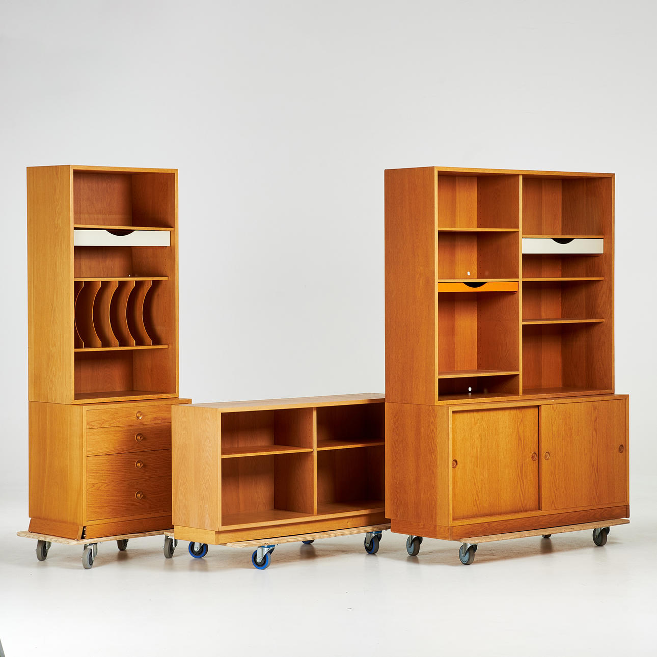 BØRGE MOGENSEN. Bücherregal, „Öresund“, 5 Module, für Karl Andersson & Söner, Eichenfurnier.