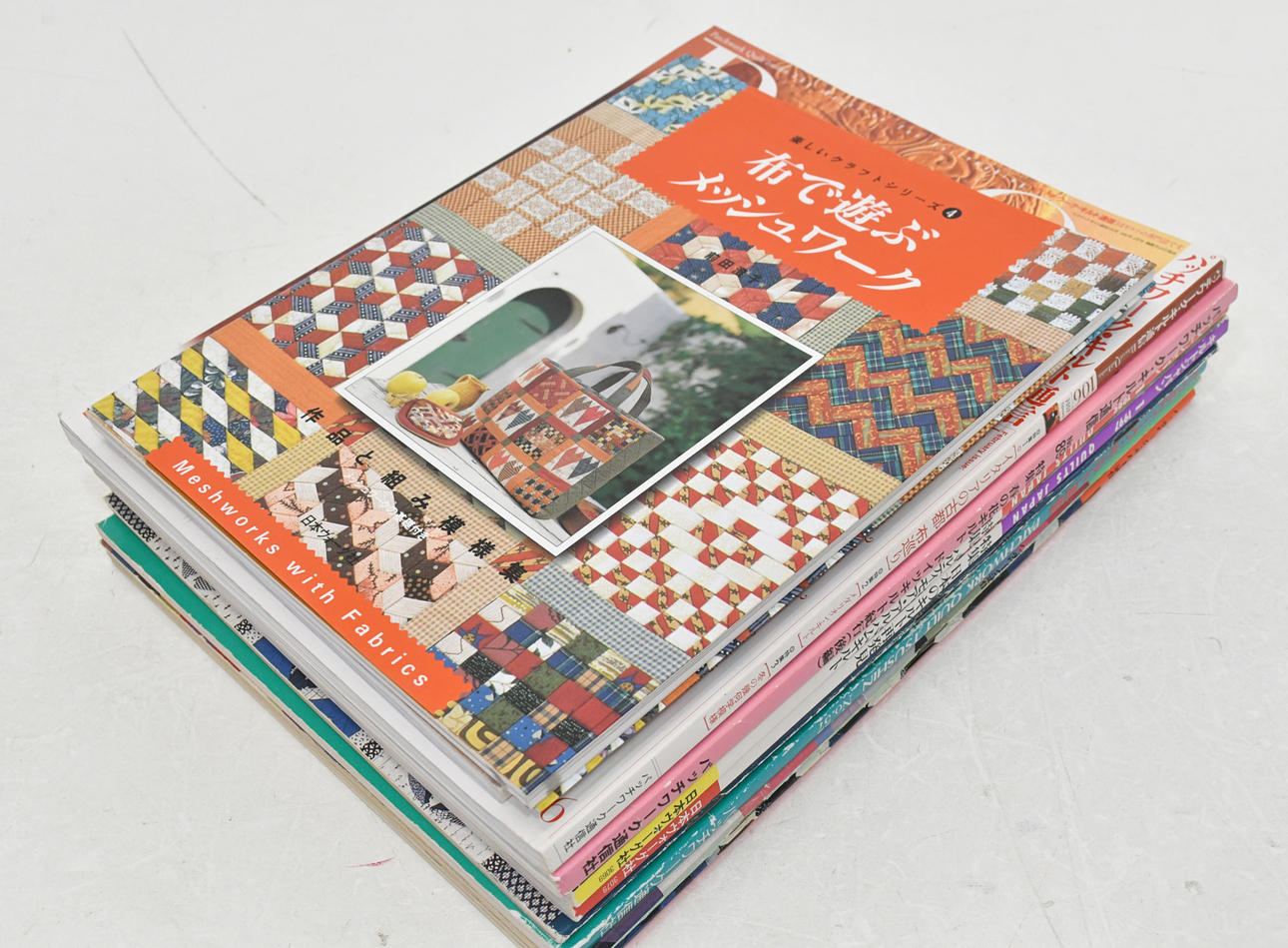 Japanese magazines about patchwork, patchwork. 10 volumes.