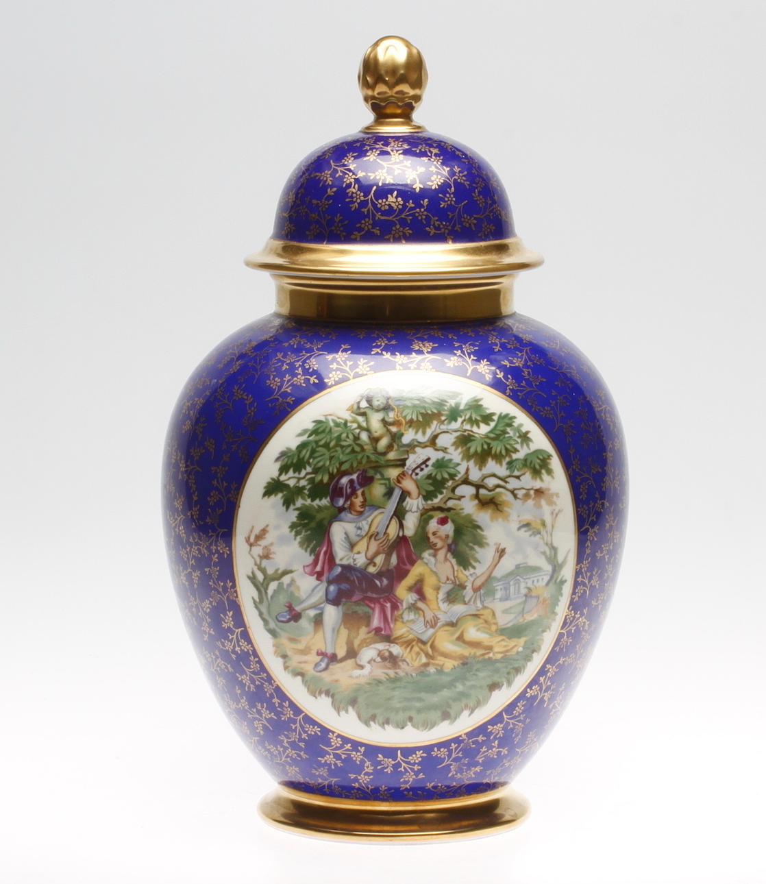 LOCKURNA, porslin. Bavaria, Tyskland.