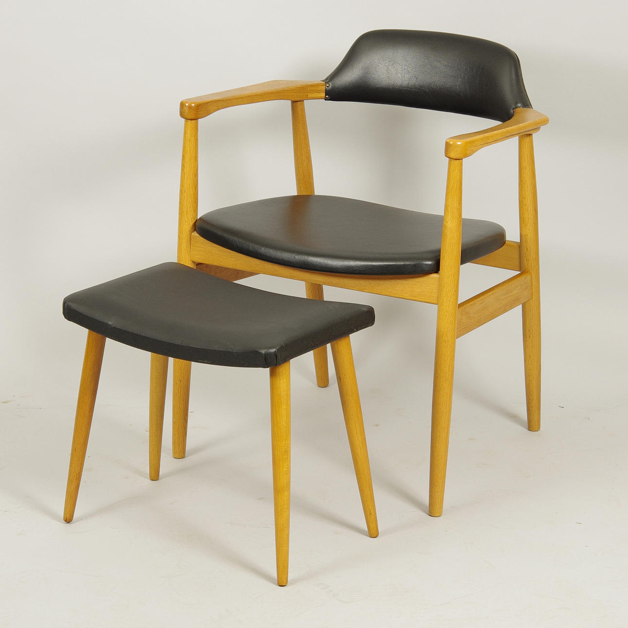 KARMSTOL SAMT PALL, 1900-talets anda hälft.