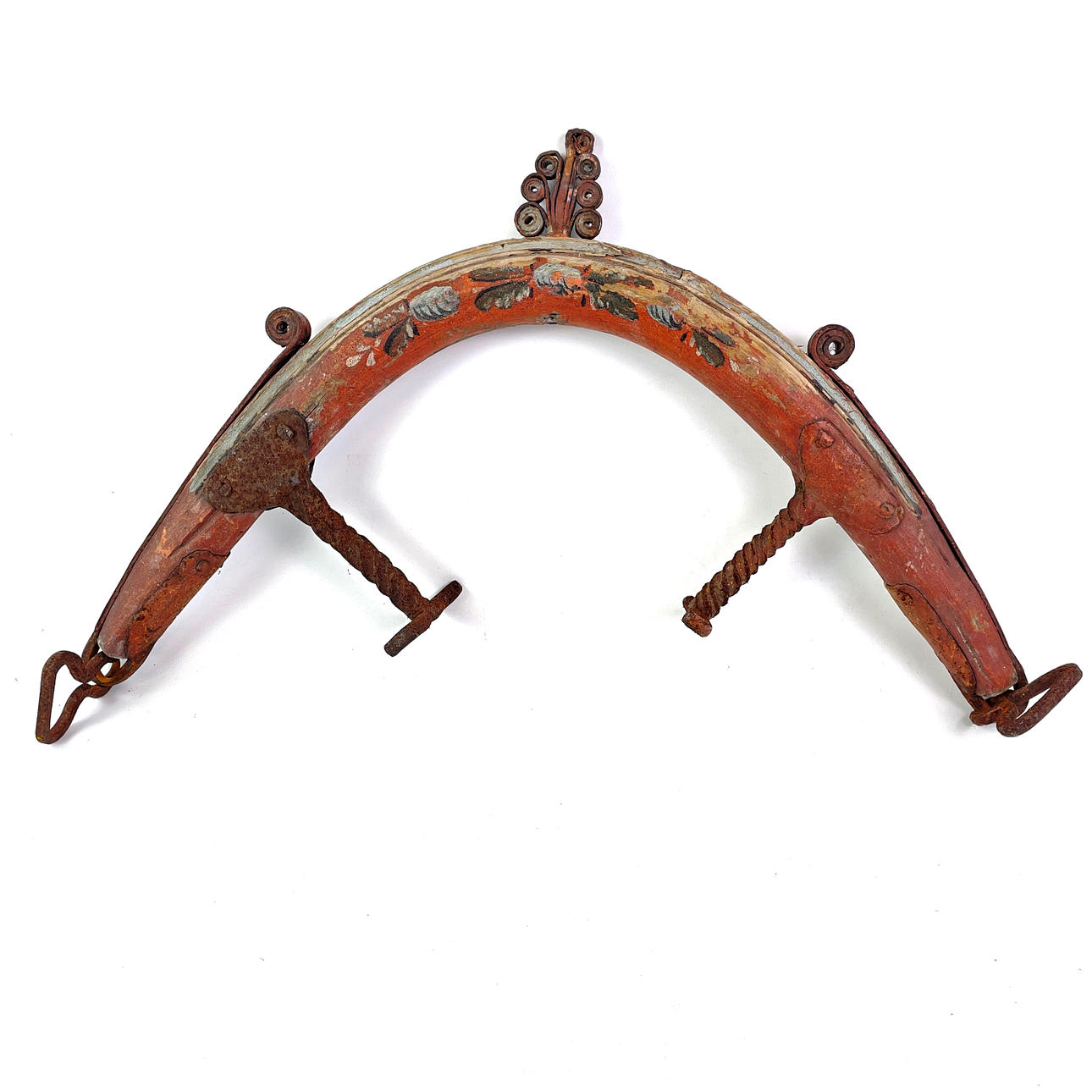 A painted wooden selbow-arch, 19th century.